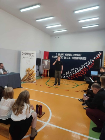 e8b9ed82-f256-4d40-bdd1-f5c9e7cad80d