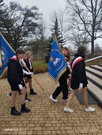 4bf23db7-a848-45d9-80f4-6aa02881fd33