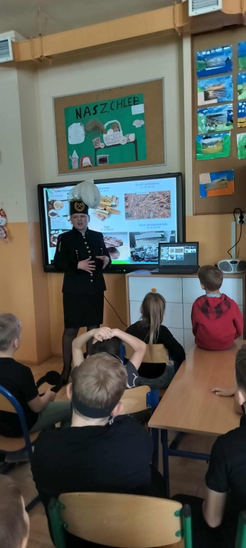 4a8117be-9143-4248-a394-03a1694836c4