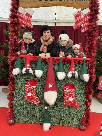 90598563-6167-40a4-83e9-798f65b54566