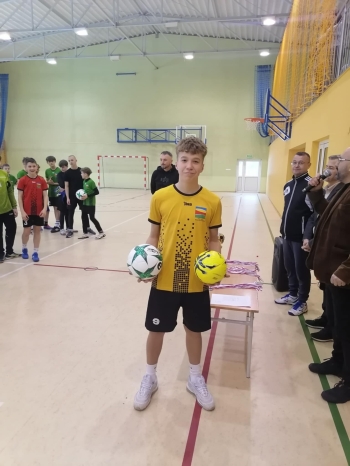 d2b6c6cc-baff-49c9-8182-d5d115f78533