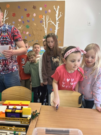 5d6f0df1-6b29-4bba-bf85-3096e7b21475