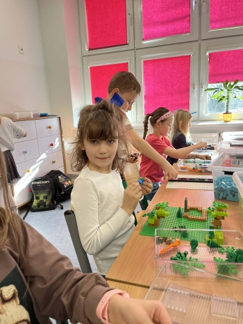 c7b52bb6-c27d-4f5c-b1c8-1c2eca06ba8b