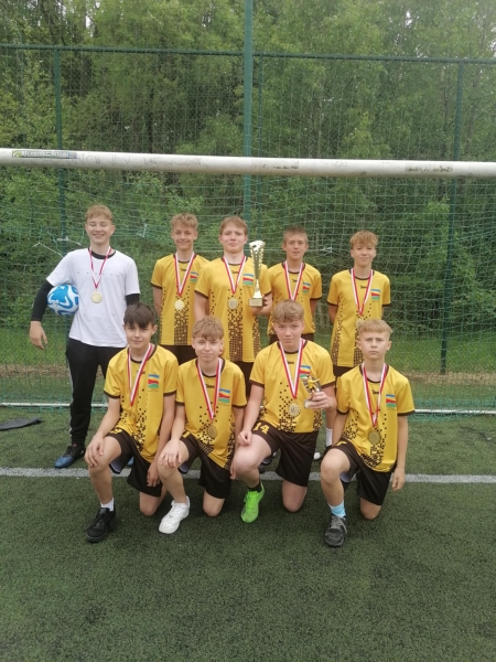 SUKCES NASZYCH UCZNIÓW W ZAWODACH SPORTOWYCH
