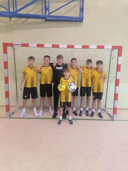 HALOWA PIŁKA NOŻNA CHŁOPCÓW