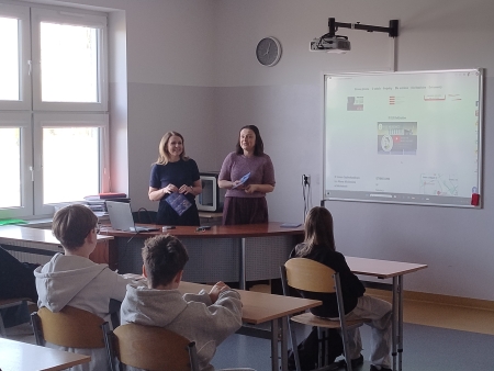 SPOTKANIE KLAS ÓSMYCH Z PRZEDSTAWICIELAMI III LO W BEŁCHATOWIE