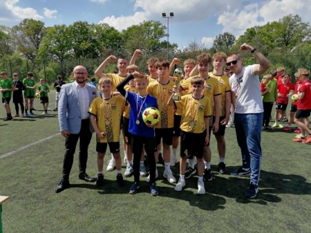 SUKCES NASZYCH UCZNIÓW W ZAWODACH SPORTOWYCH
